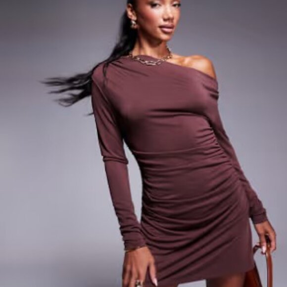 Dresses - Picture 4 of 4